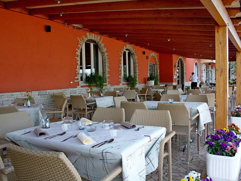 Hotel Menapace Torri Del Benaco Eksteriør billede